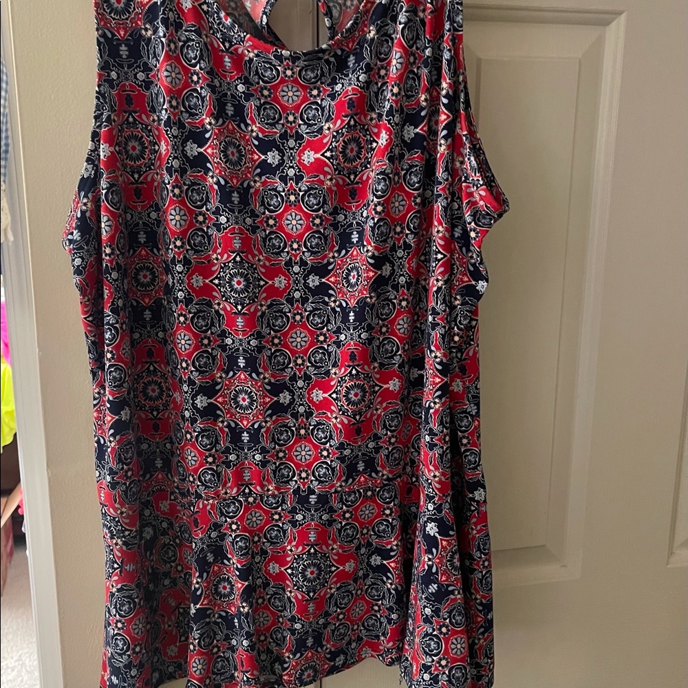 Sleeveless Liz Claiborne top.